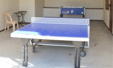 Table de ping-pong et baby foot au camping les Châtaigniers en Ardèche