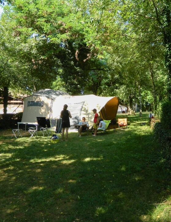 Emplacement camping pour vous reposer dans un cadre verdoyant