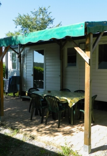 Exterior view of Océane mobile home. Holiday rental in Ardèche.