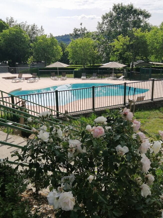 Swimming pool at Les Châtaigniers family campsite in Ardèche