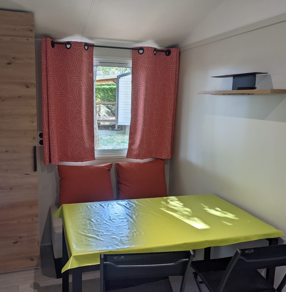 Coin salon, mobil-home Bikini