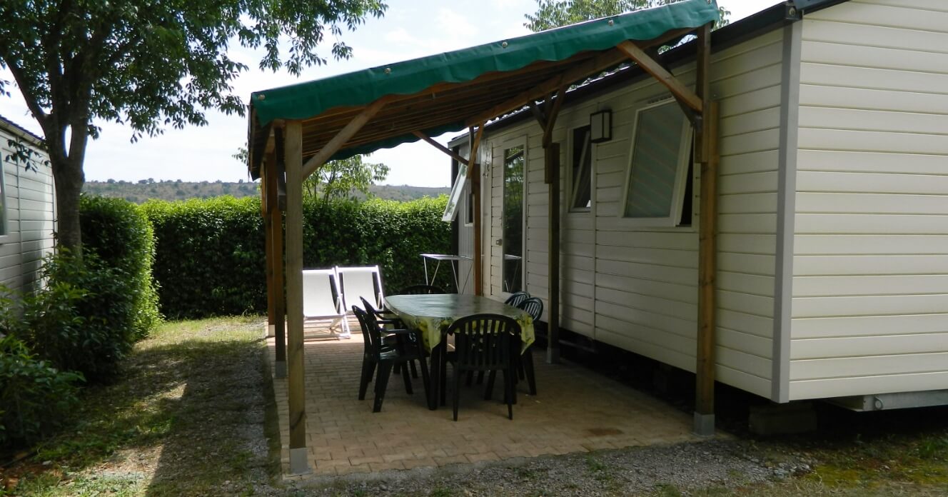 Vue extérieure du mobil-home Océane, en location près du Vallon Pont d